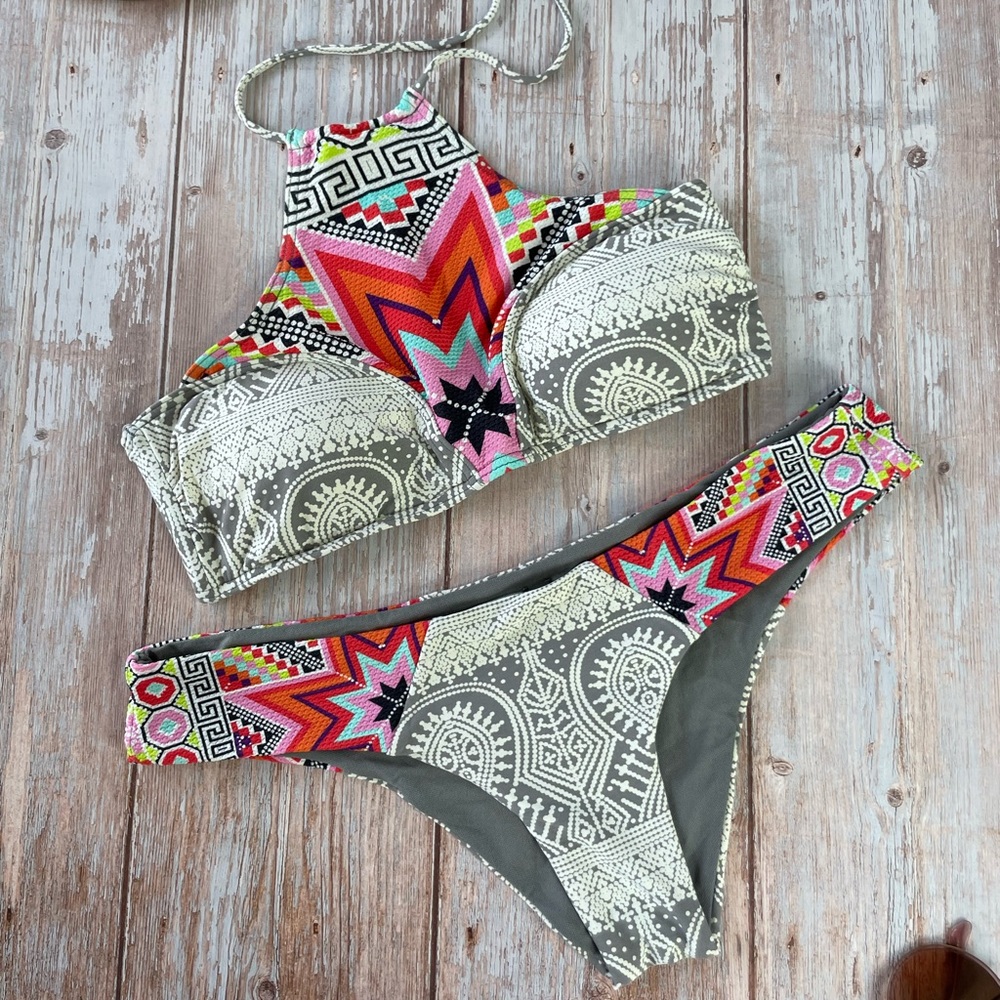 SOLD! Rip Curl Halter Bikini Set - Picture 15 of 15